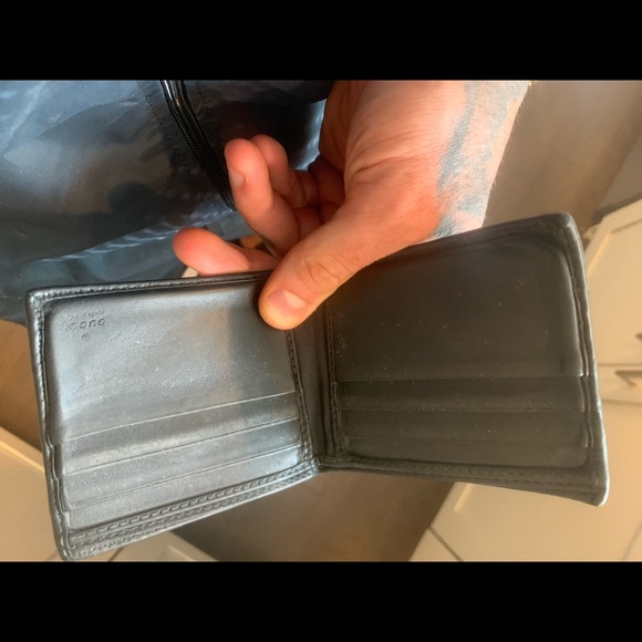 Black Gucci wallet - Picture 3 of 3